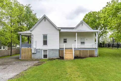 245 Mt Airy Ave, Paris, KY 40361