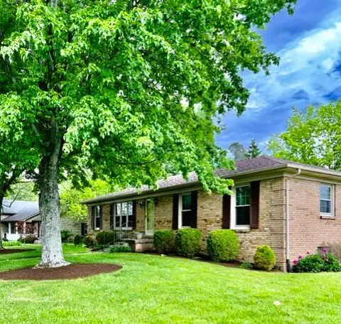 1232 Tishoff Dr, Lexington, KY 40502