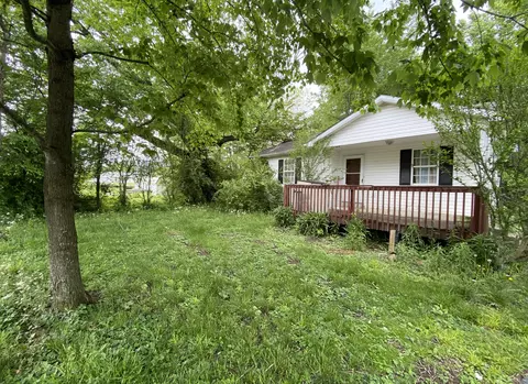 580 Elm St, Crab Orchard, KY 40419