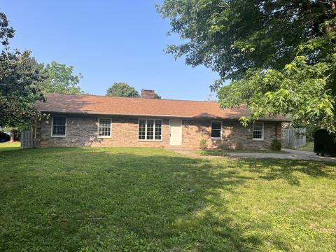 1617 Hawthorne Ln, Lexington, KY 40505