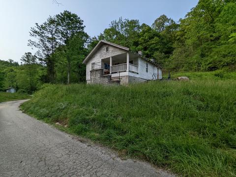 1560 Buckeye Branch Rd, Flat Lick, KY 40935