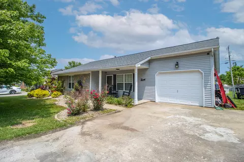 308 Green Fields Ln, Frankfort, KY 40601