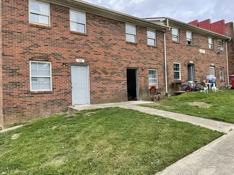 100 Brown Ct, Berea, KY 40403