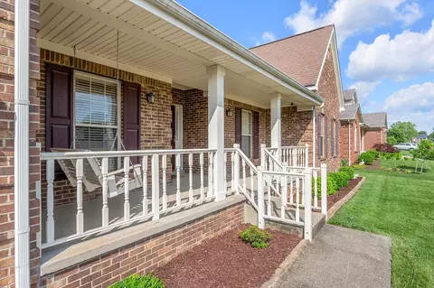991 E Binderton Pl, Versailles, KY 40383 photo 4