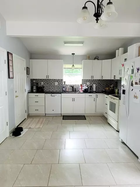 627 2nd St, Georgetown, KY 40324 photo 3