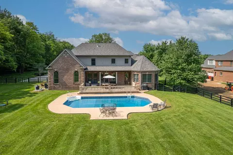 639 Burr Oak Dr, Nicholasville, KY 40356