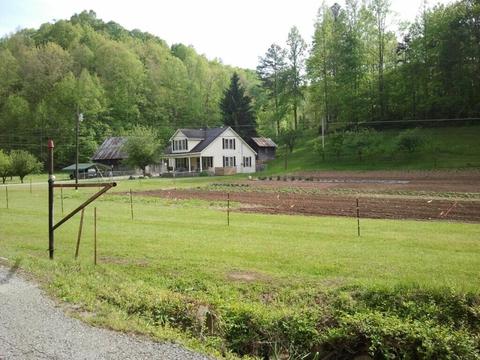 150 Denny Beckner Ln, Manchester, KY 40962