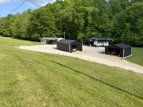 71 Sunshine Ln, West Liberty, KY 41472