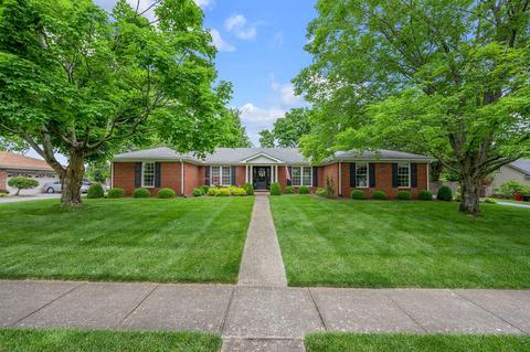 207 Fairway Dr, Nicholasville, KY 40356
