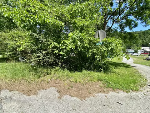 4933 Elkhorn Rd, Elkhorn City, KY 41522