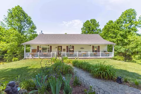519 Right Angle Rd, Winchester, KY 40391