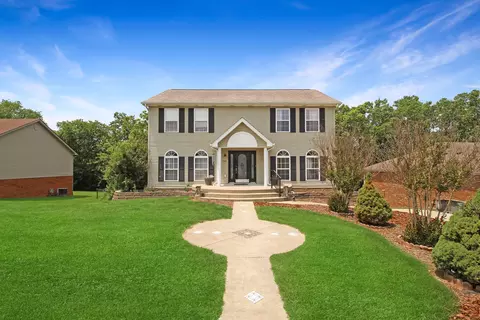 703 W Isaac Shelby Cir, Frankfort, KY 40601