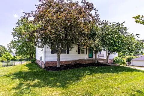 335 Brandon Ct, Berea, KY 40403 photo 2