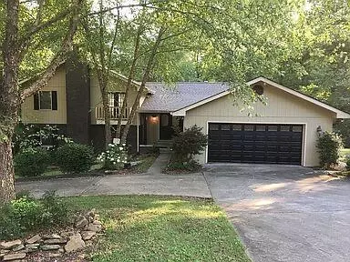 1235 Forest Cir Dr, Corbin, KY 40701