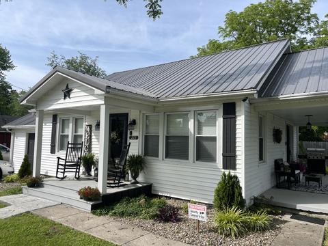 222 4th Ave, Clay City, KY 40312