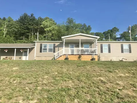 9501 Grandview Lake Rd, Ashland, KY 41102