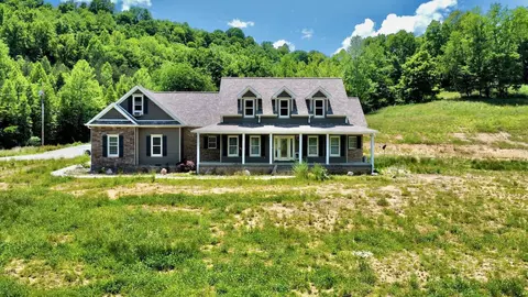 39 Puckett Farm Ln, Olive Hill, KY 41164