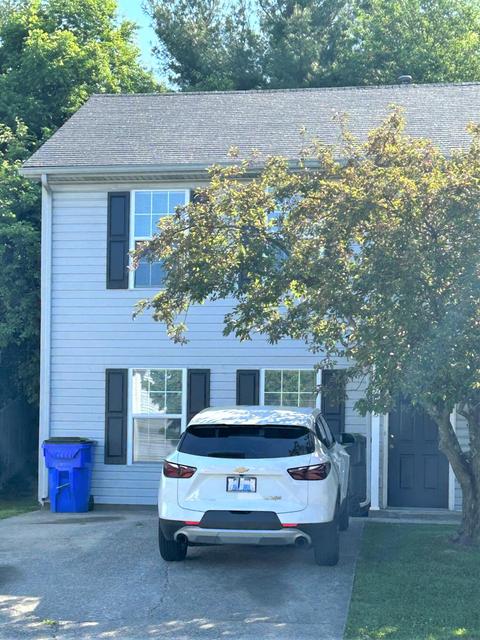 323 Turfway Dr, Lexington, KY 40516