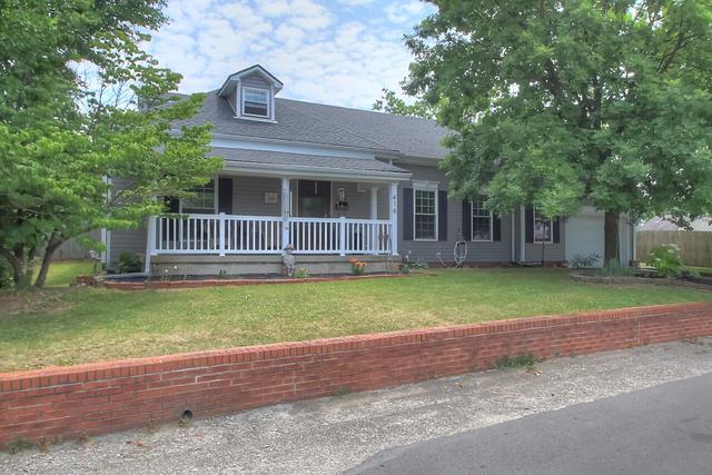 416 S 3rd St, Nicholasville, KY 40356