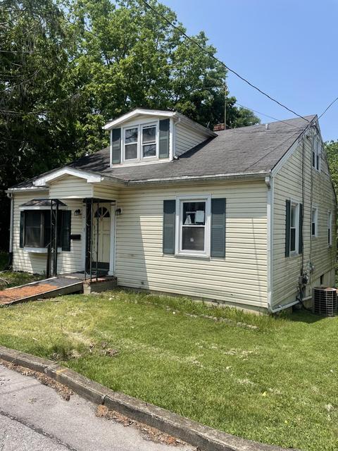 224 Doyle Ave, Paris, KY 40361