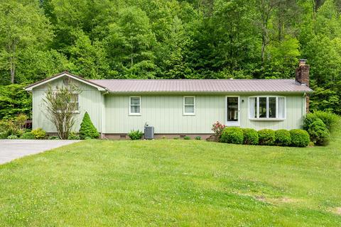 424 Lawrence Hoskins Rd, Pineville, KY 40977