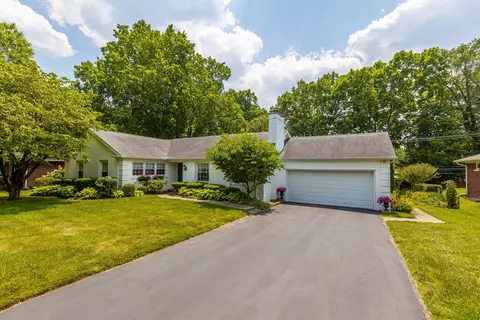 1234 Lakewood Dr, Lexington, KY 40502