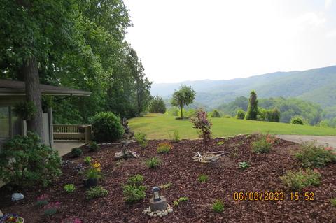 247 Crescent Dr, Baxter, KY 40806 photo 4