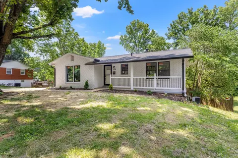 112 Ridgewood Ln, Frankfort, KY 40601