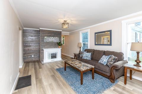 214 E Walnut St, Danville, KY 40422 photo 3