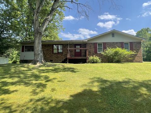 107 Dee Dr, Flat Lick, KY 40935