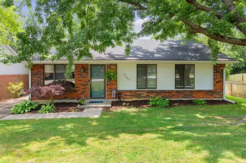 3405 Featheridge Dr, Lexington, KY 40515