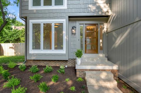 1124 Chinoe Rd, Lexington, KY 40502