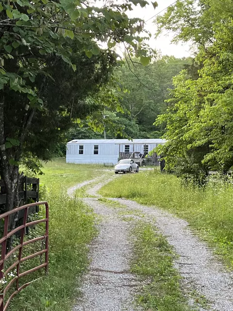 15 Price Valley Cemetery Rd, Somerset, KY 42503