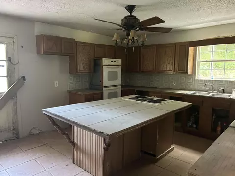 190 Will Lindon Br, Campton, KY 41301 photo 26