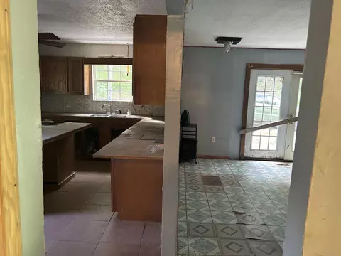 190 Will Lindon Br, Campton, KY 41301 photo 23