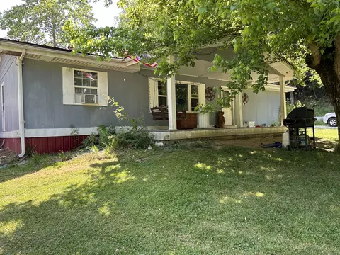 190 Will Lindon Br, Campton, KY 41301