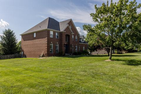 110 Squires Pointe Rd, Paris, KY 40361
