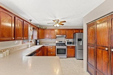 434 Goodwin Ave, Irvine, KY 40336 photo 8