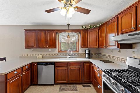 434 Goodwin Ave, Irvine, KY 40336 photo 6