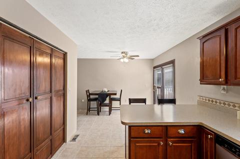 434 Goodwin Ave, Irvine, KY 40336 photo 7