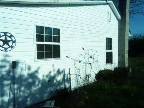 96 Needmore Rd, Danville, KY 40422