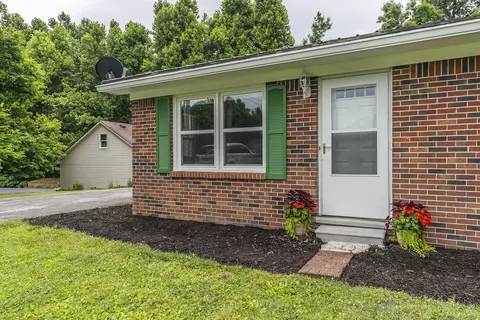 285 Halls Gap Estates Rd, Stanford, KY 40484