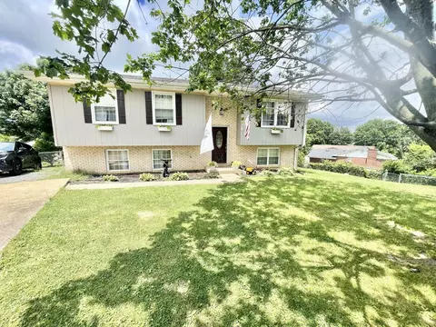 656 S S Magnolia Dr, Mount Sterling, KY 40353