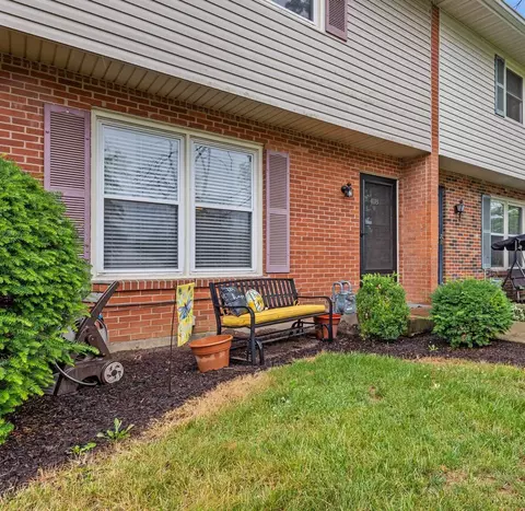 418 Macadam Dr, Lexington, KY 40517