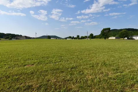27 Cdl Dr, Flemingsburg, KY 41041