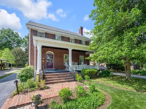 235 Desha Rd, Lexington, KY 40502