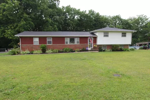 110 Park Ln, Lawrenceburg, KY 40342