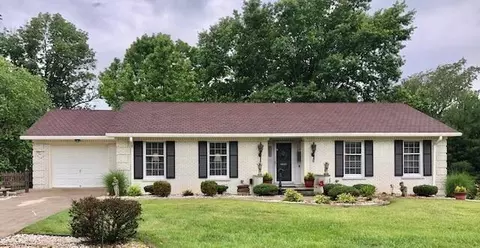 610 Golfview Ter, Lebanon, KY 40033