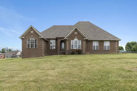 305 Elmsleigh Dr, Berea, KY 40403