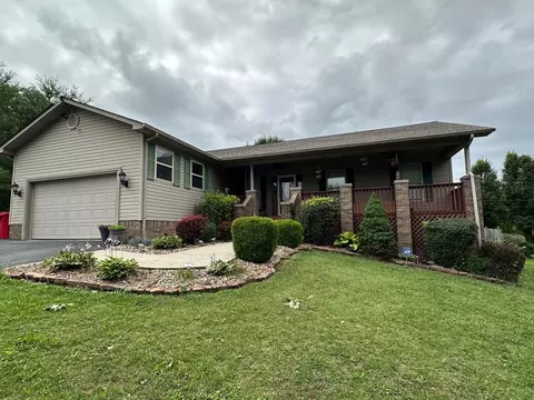 242 Tackett Spur Rd, Lily, KY 40740